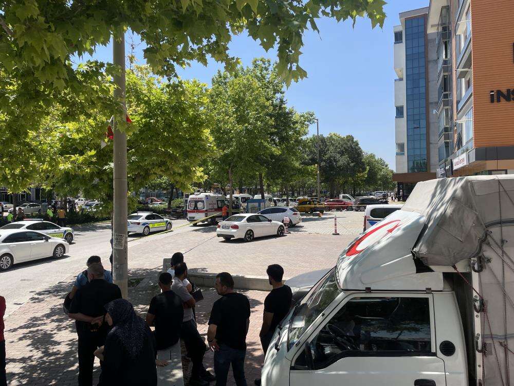 Konya'da Dilek ve kızı Ecrin Öz’ün can verdiği kaza anının görüntüleri ortaya çıktı 13